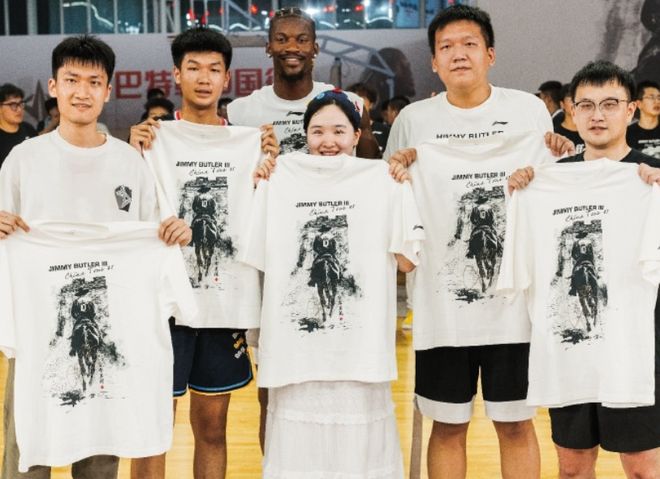巴特勒更新社媒分享中國行圖集:來自武漢的滿滿愛意